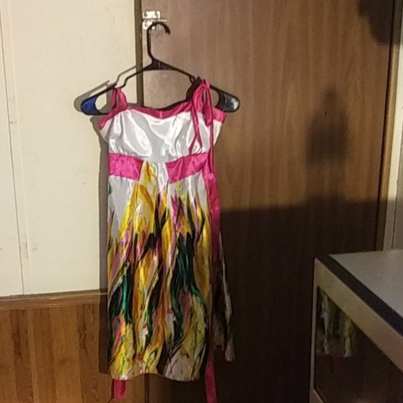 A black & white pair of capri's - Picture 2 of 6